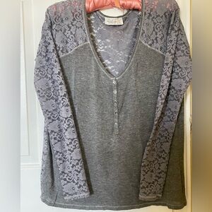 Abercrombie & Fitchlong-sleeve top in heather grey with lace sleeves and back. M